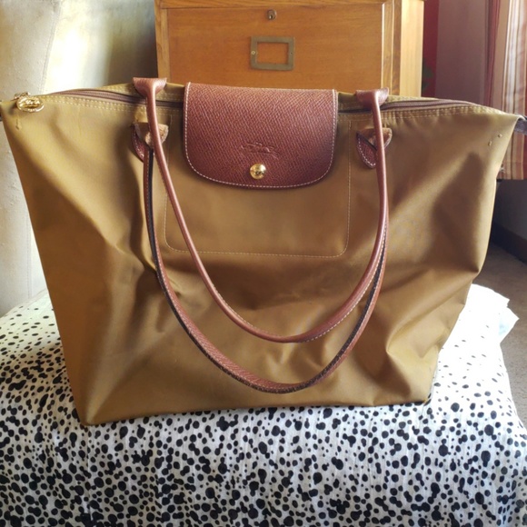 Longchamp Handbags - Longchamp Carmel colored bag